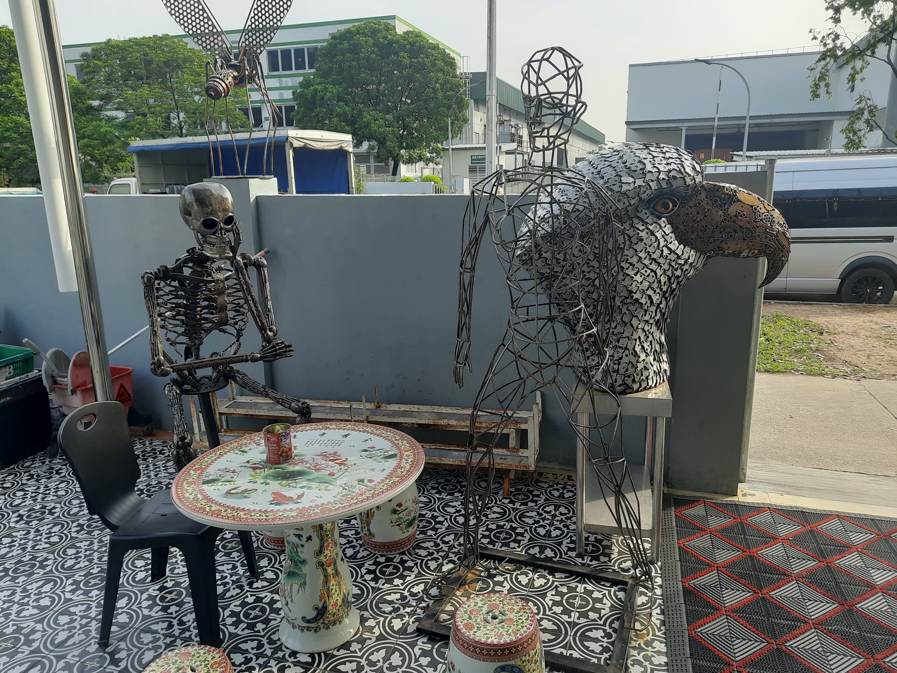 Sculpture photographed in daylight