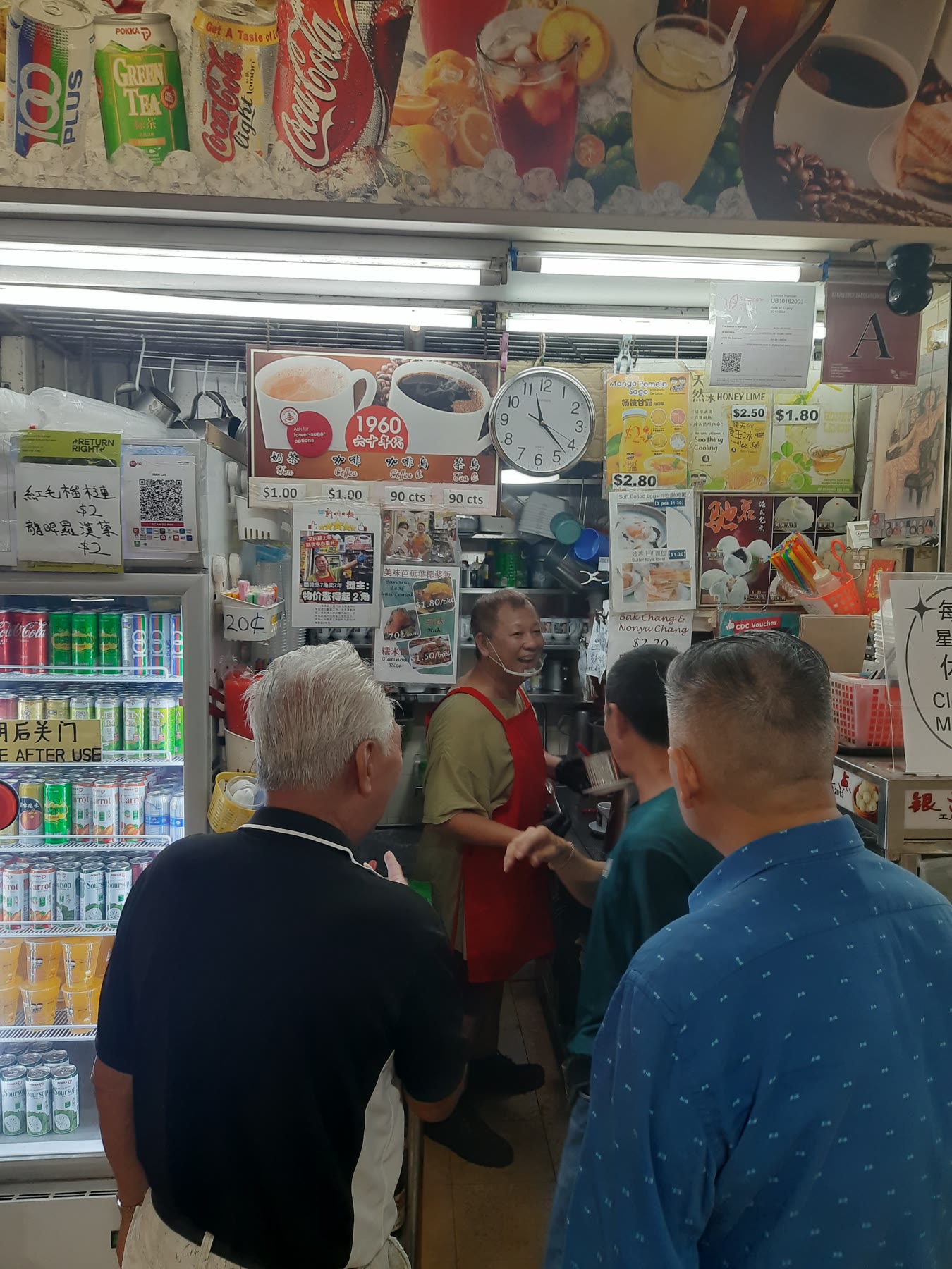 Customers gathered at Man Lai's counter during the JOURNIE visit